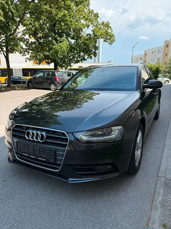 Gebraucht Audi A4 Ambiente 177 PS (130 kW) 2012 Grau Kombi
