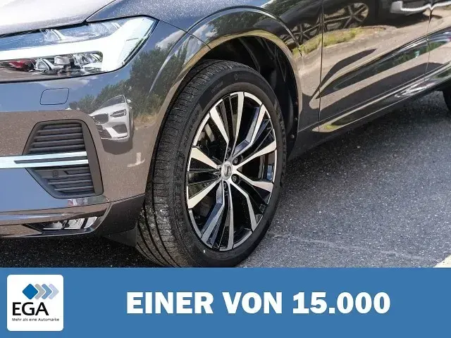 Gebraucht Volvo XC60 Core 197 PS (144 kW) 2023 Grau metallic SUV