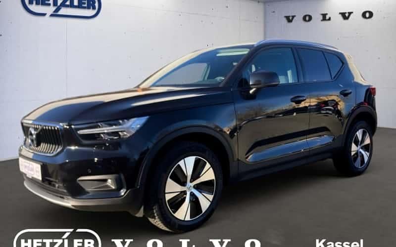 Schwarz Gebraucht 2022 Volvo XC40 Momentum SUV | 30.750 € - Bild 1/4