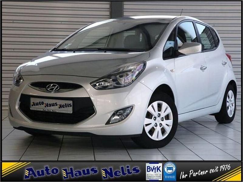 Gebraucht Hyundai ix20 90 PS (66 kW) 2014 Silber Kleinwagen