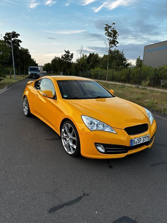Gelb Gebraucht 2012 Hyundai Genesis Coupé | 12.000 € (Fairer Preis) - Bild 1/4