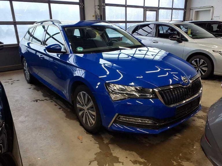 Gebraucht Skoda Superb Ambition 156 PS (114 kW) 2021 Blau Kombi
