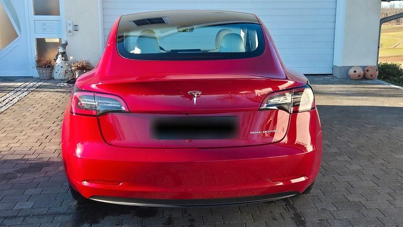 Gebraucht Tesla Model 3 366 kW (498 PS) 2022 Rot Limousine