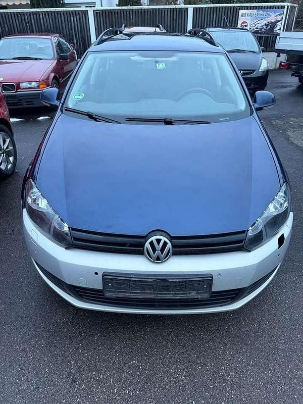 Gebraucht VW Golf VI Trendline 105 PS (77 kW) 2011 Tempest blue metallic Kleinwagen
