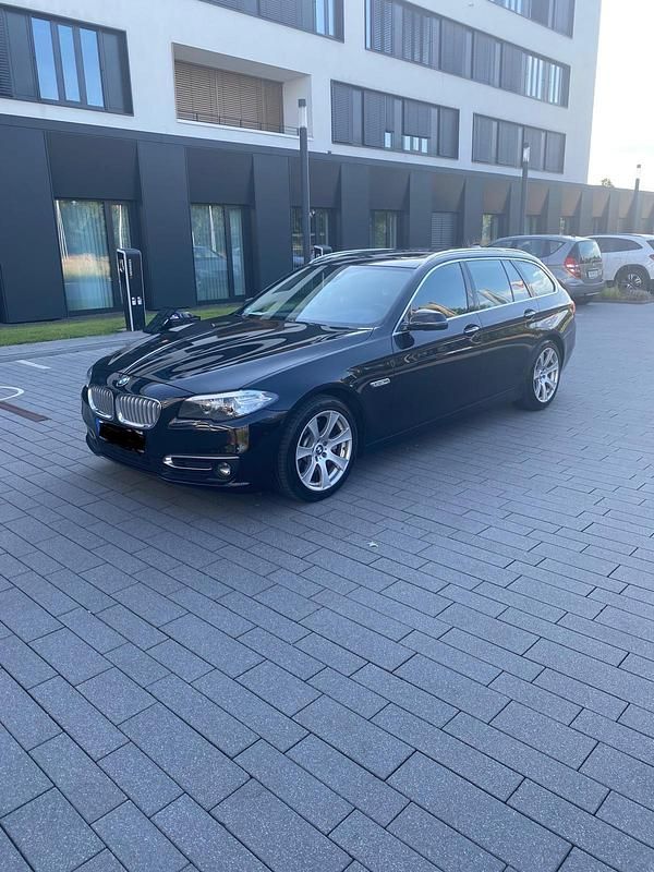 Schwarz Gebraucht 2014 BMW 530 Kombi | 9.500 € (Superpreis) - Bild 1/4