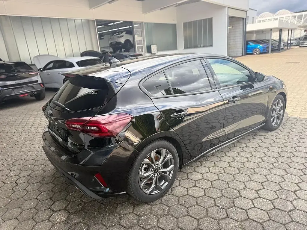 Gebraucht Ford Focus ST-Line 155 PS (114 kW) 2025 Schwarz Limousine