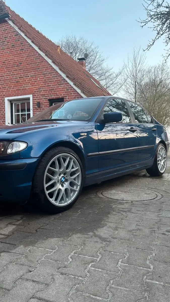Second-hand BMW 316 116 CP (85 kW) 2003 Albastru Berlinǎ