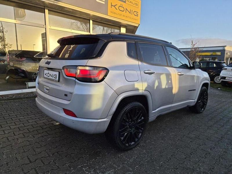 Gebraucht Jeep Compass 180 PS (132 kW) 2022 Zweifarblackierung glacier si SUV