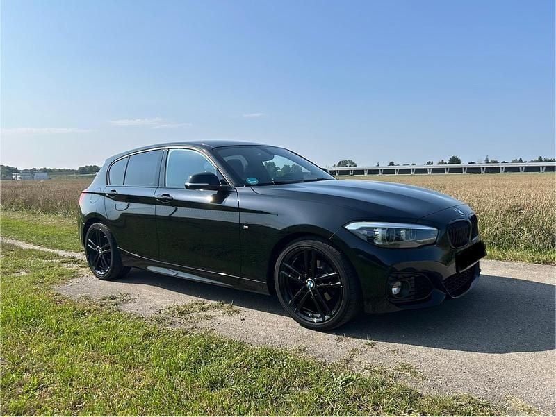 Schwarz Gebraucht 2019 BMW 118 M Sport Kleinwagen | 17.200 € (Guter Preis) - Bild 1/4