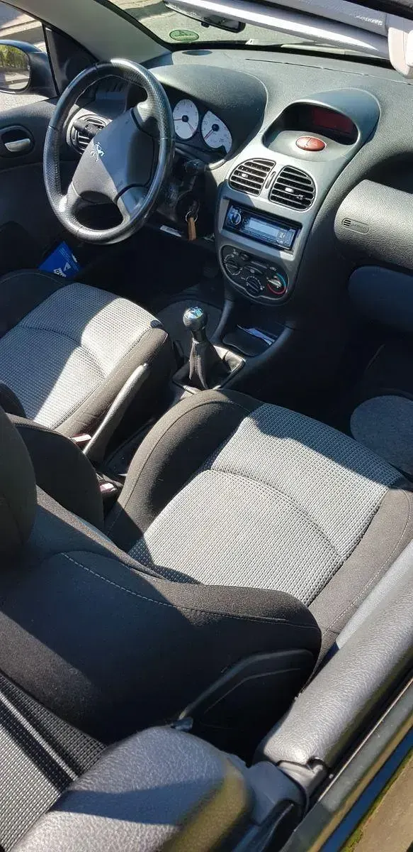 Gebraucht Peugeot 206 CC 109 PS (80 kW) 2005 Schwarz Cabrio