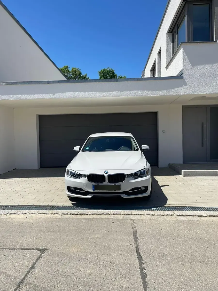 Gebraucht BMW 316 136 PS (100 kW) 2012 Weiß Limousine