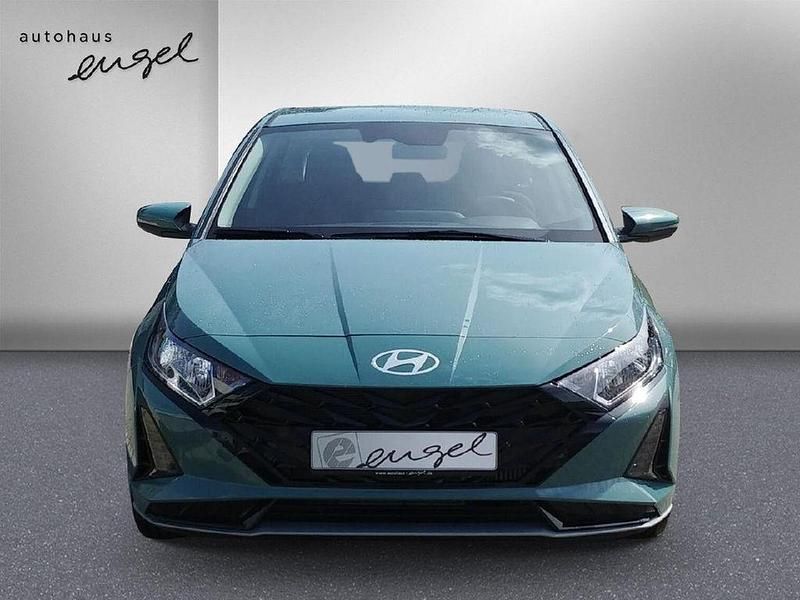 Neu Hyundai i20 Select 101 PS (74 kW) 2025 Grün Kleinwagen