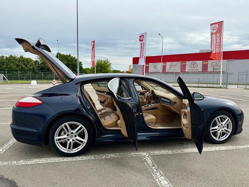 Gebraucht Porsche Panamera 4S 400 PS (294 kW) 2012 Blau Limousine