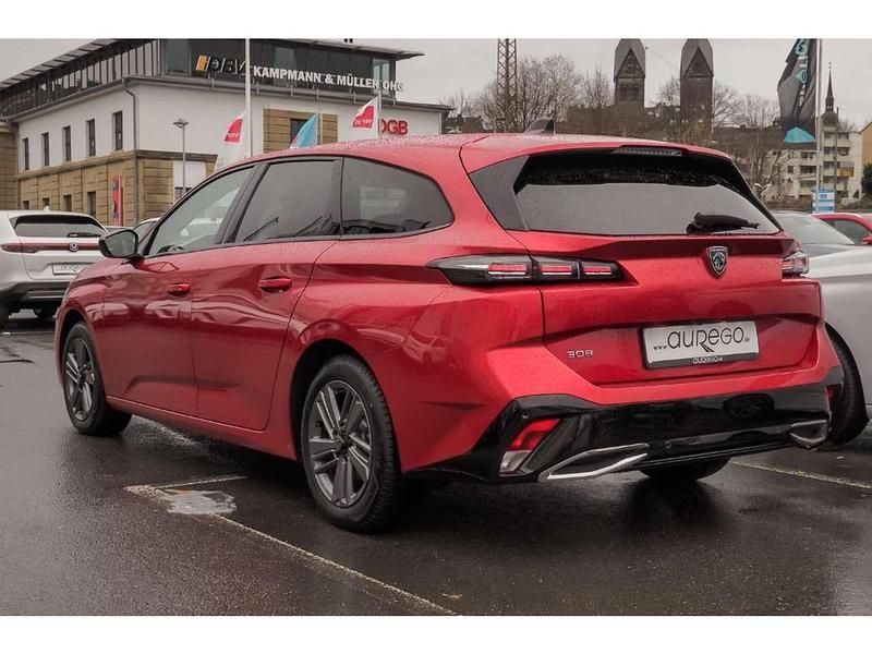 Gebraucht Peugeot 308 SW Allure 131 PS (96 kW) 2024 Elixir rot (metallic) Kombi