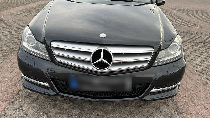 Gebraucht Mercedes C220 200 PS (147 kW) 2012 Schwarz Kombi