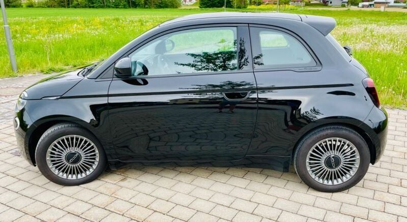 Gebraucht Fiat 500e Icon 86 kW (118 PS) 2022 Schwarz Limousine