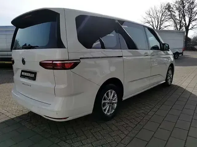 Käytetty VW Multivan 150 HP (110 kW) 2022 Valkoinen Tila-auto