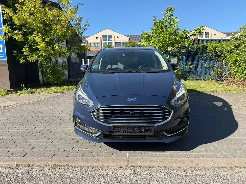 Gebraucht Ford S-MAX Titanium 190 PS (139 kW) 2020 Blau Van / Kleinbus
