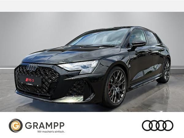 Grün (dark olive metallic) Neu 2025 Audi RS3 Sportback Exclusive Kleinwagen | 70.000 € (Guter Preis) - Bild 1/4