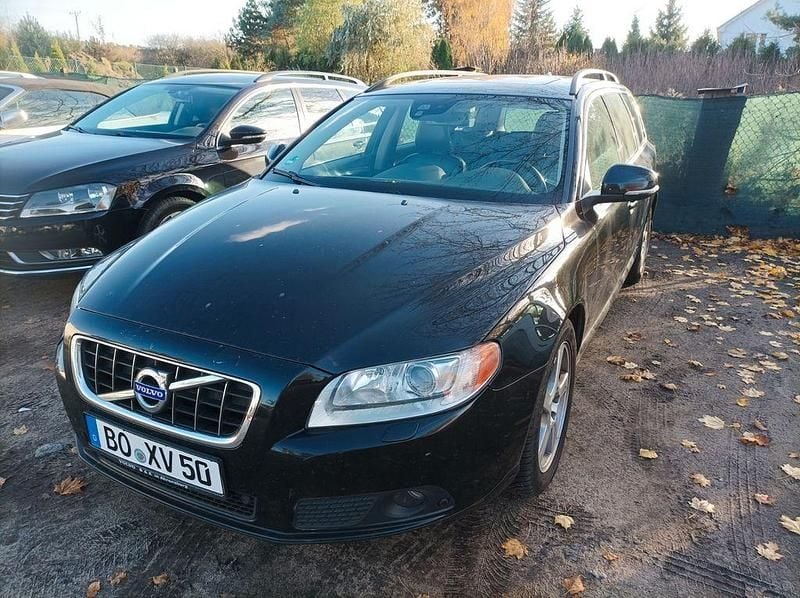 Schwarz Gebraucht 2012 Volvo V70 Kombi | 10.000 € (Teuer) - Bild 1/3