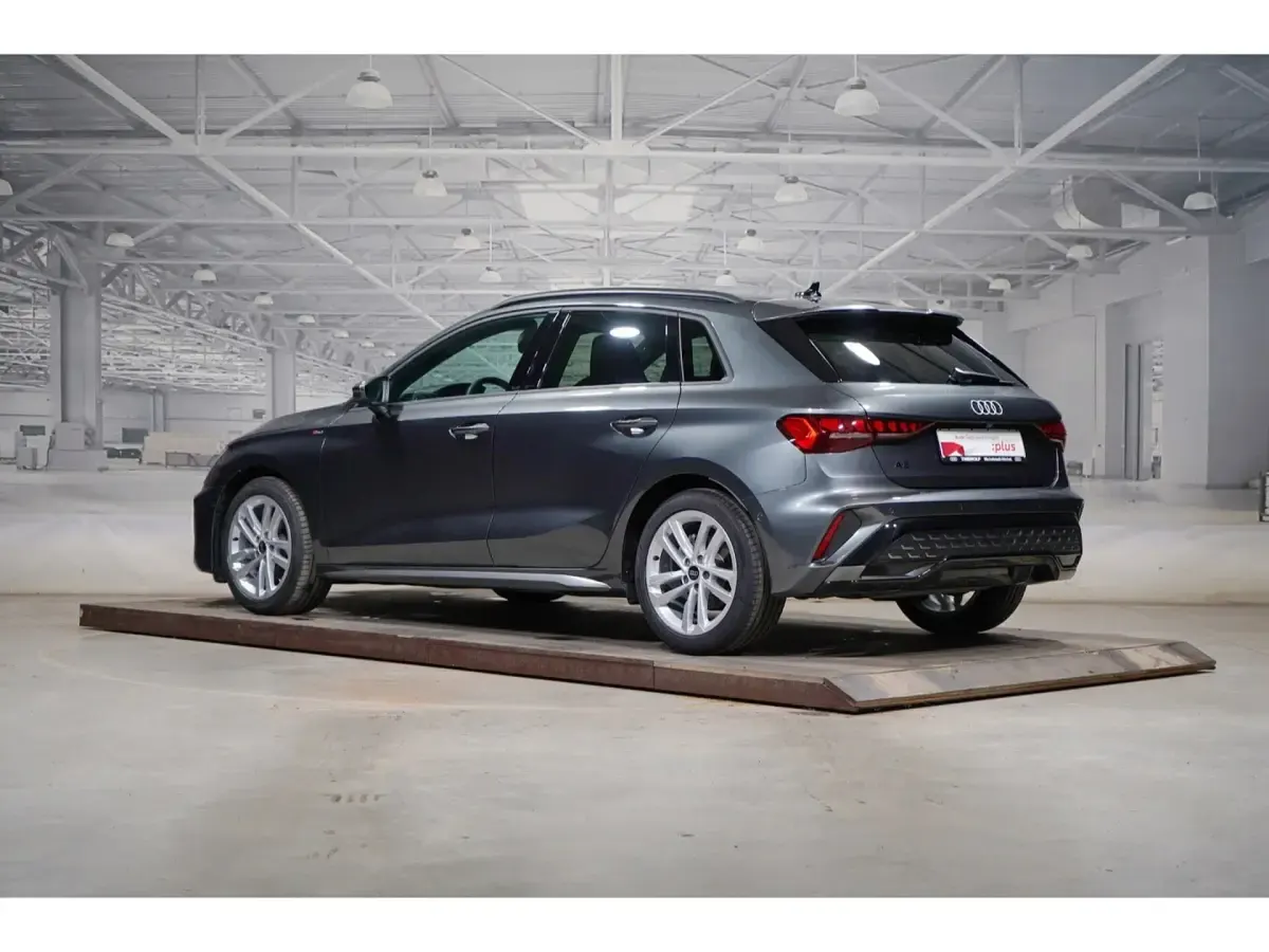 Gebraucht Audi A3 S-Line 116 PS (85 kW) 2025 Daytonagrau perleffekt Limousine