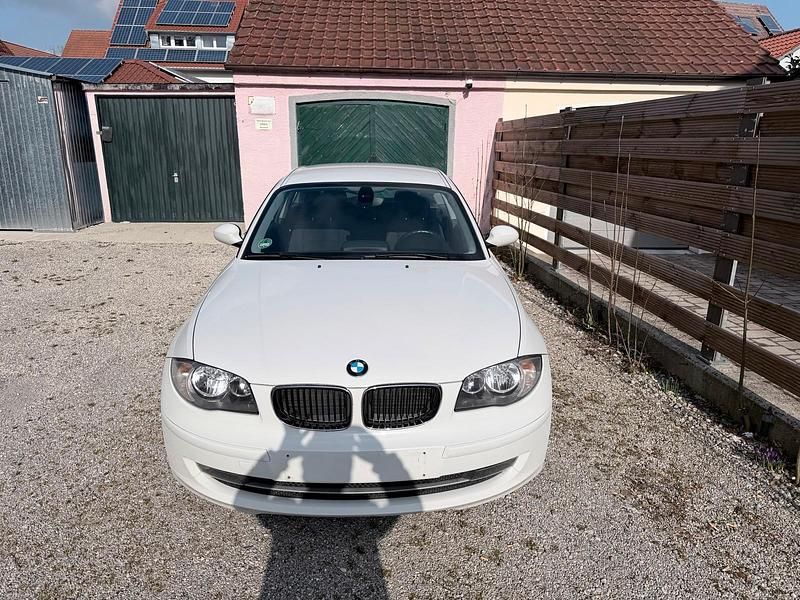 Gebraucht BMW 118 143 PS (105 kW) 2008 Weiß Kleinwagen