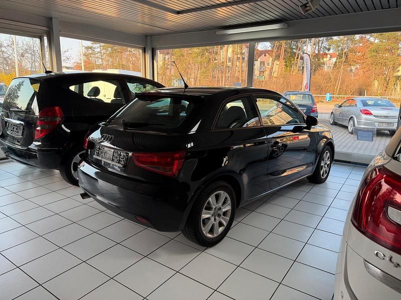 Gebraucht Audi A3 Attraction 105 PS (77 kW) 2011 Schwarz Kleinwagen