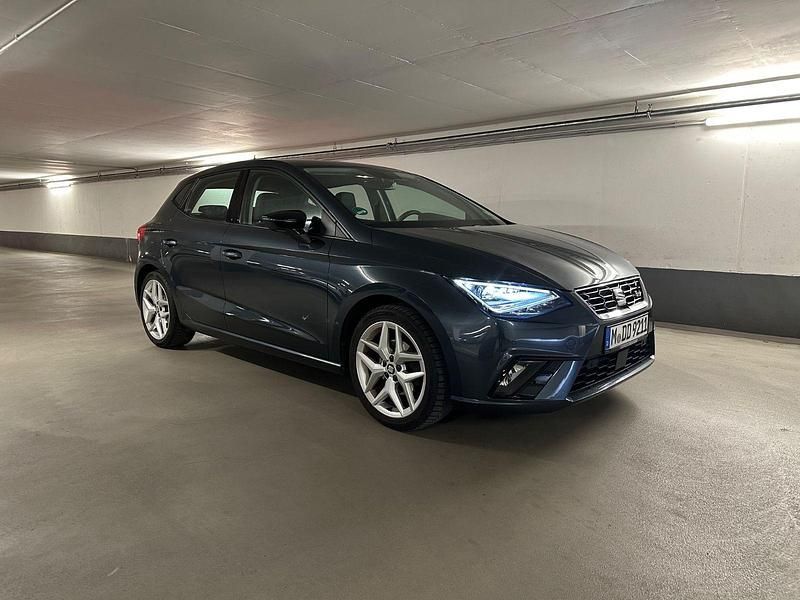 Grau Gebraucht 2019 Seat Ibiza FR Kleinwagen | 14.900 € (Fairer Preis) - Bild 1/4