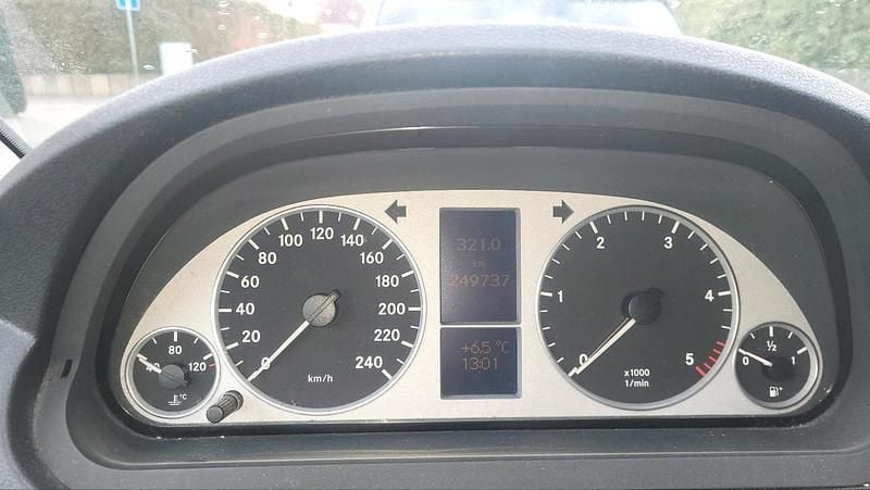 Gebraucht Mercedes B180 190 PS (139 kW) 2008 Grau Van / Kleinbus