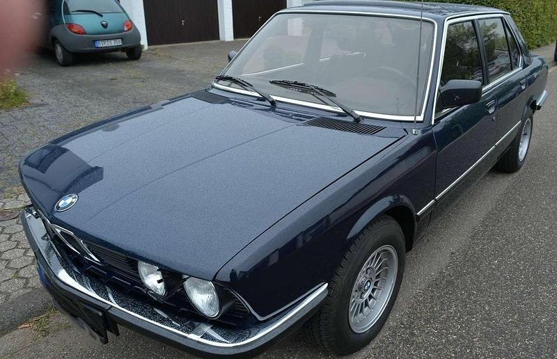 Gebraucht BMW 528 184 PS (135 kW) 1983 Blau Limousine