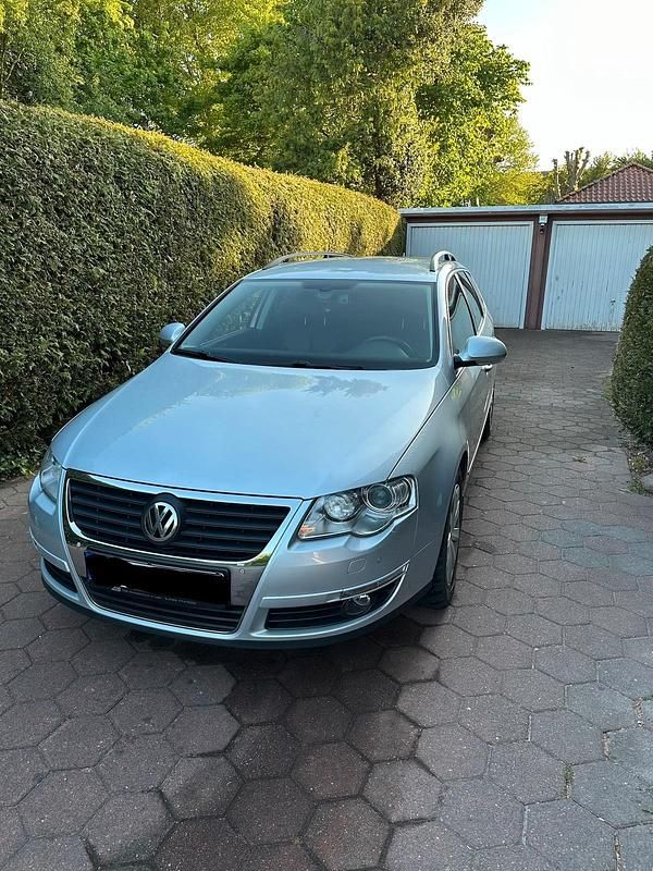 Silber Gebraucht 2010 VW Passat Kombi | 8.000 € - Bild 1/4
