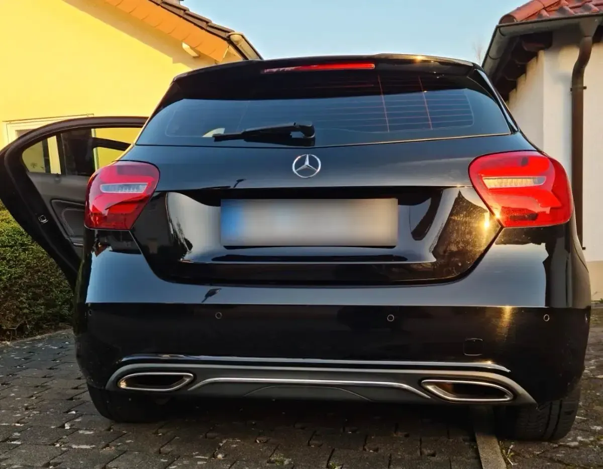 Gebraucht Mercedes A160 102 PS (75 kW) 2016 Schwarz Kleinwagen