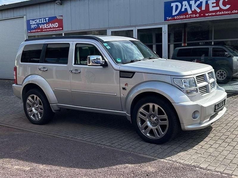 Gebraucht Dodge Nitro SXT 177 PS (130 kW) 2010 Brightsilvermetallicclearcoat SUV