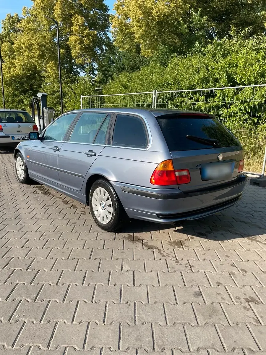 Gebraucht BMW 320 2000 Silber Limousine
