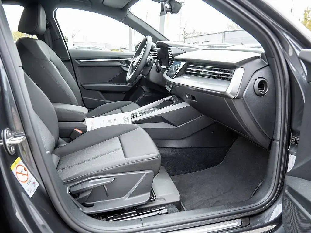 Gebraucht Audi A3 Performance 150 PS (110 kW) 2023 Grau Limousine