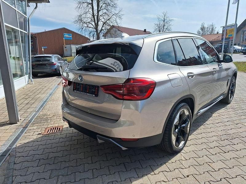 Gebraucht BMW iX3 Impressive 210 kW (286 PS) 2021 Silber SUV