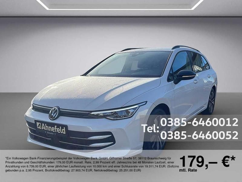 Weiß (weiss / oryxweiss perlmutteffekt) Gebraucht 2025 VW Golf VIII Goal Kombi | 31.990 € (Superpreis) - Bild 1/4