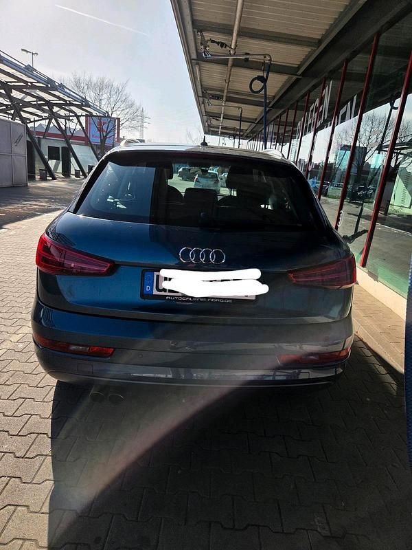 Gebraucht Audi Q3 Design 150 PS (110 kW) 2016 Blau SUV