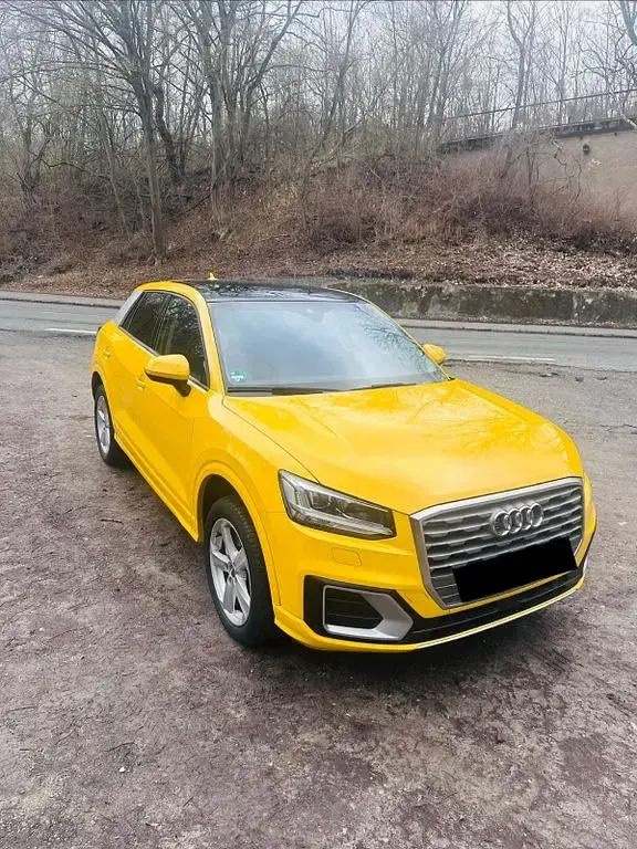 Gebraucht Audi Q2 Sport 116 PS (85 kW) 2018 Gelb SUV