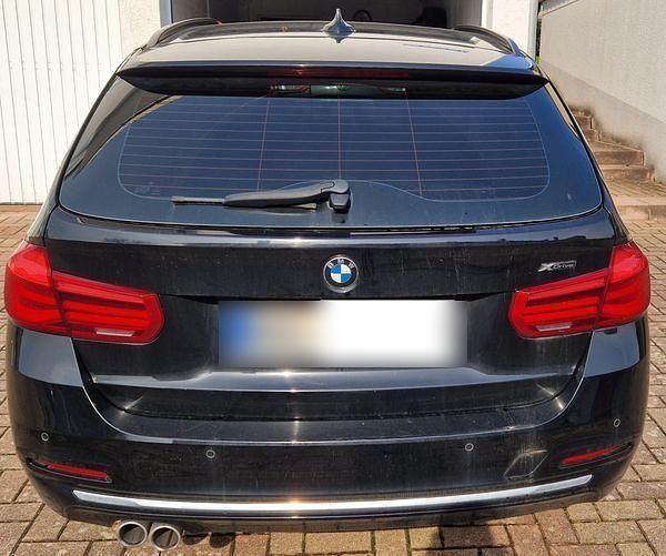 Gebraucht BMW 320 Luxury Line 190 PS (139 kW) 2018 Schwarz Kombi
