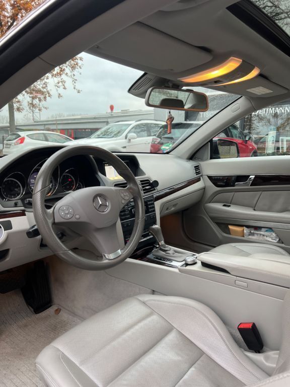 Gebraucht Mercedes E350 292 PS (214 kW) 2011 Blau Coupé