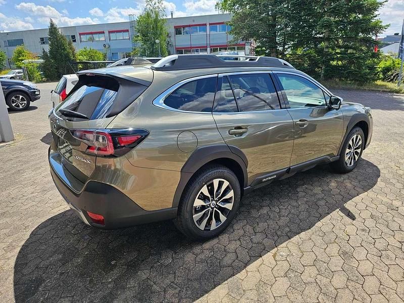 Neu Subaru Outback Platinum 169 PS (124 kW) 2025 Autumn green metallic SUV