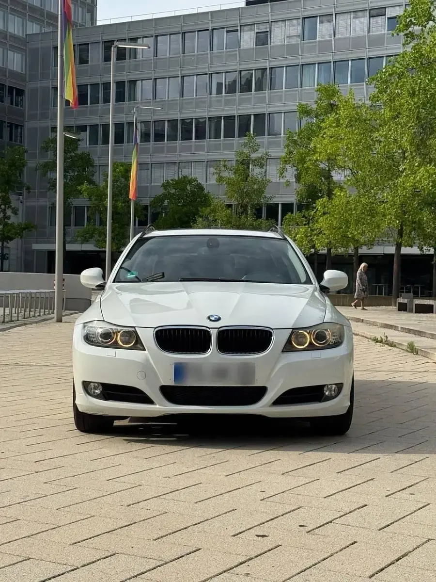 Gebraucht BMW 320 170 PS (125 kW) 2009 Weiß Kombi