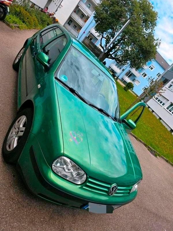 Grün Gebraucht 2002 VW Golf IV Kleinwagen | 2.000 € (Fairer Preis) - Bild 1/4