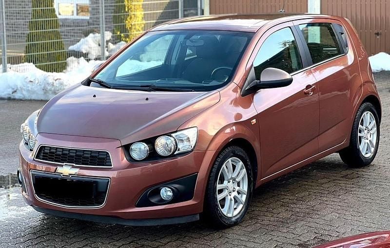 Braun Gebraucht 2011 Chevrolet Aveo LTZ Limousine | 5.999 € (Teuer) - Bild 1/4