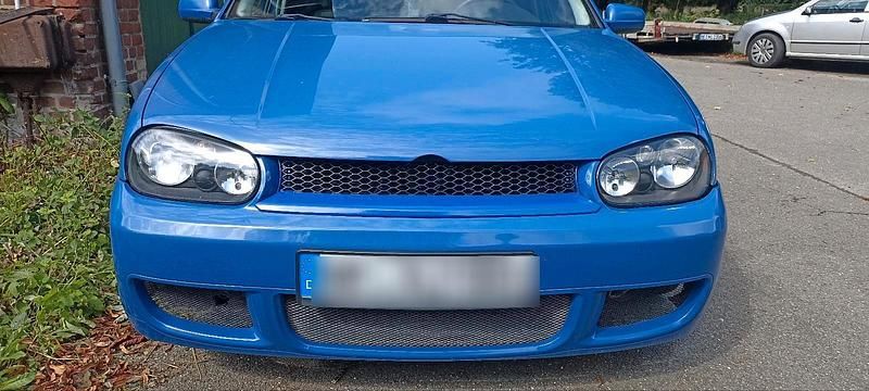 Blau Gebraucht 2001 VW Golf IV Limousine | 800 € - Bild 1/4