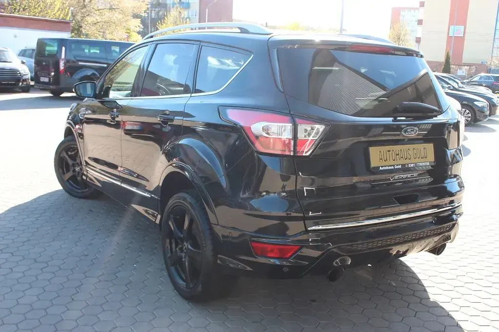Używany Ford Kuga Vignale 179 KM (131 kW) 2016 Czarny SUV