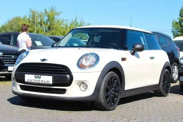Usata Mini ONE 102 CV (75 kW) 2016 Bianco Utilitaria