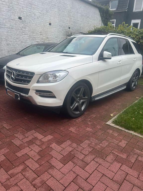 Second-hand Mercedes ML350 258 CP (189 kW) 2012 Alb SUV