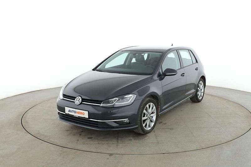 Gebraucht VW Golf VII Highline 125 PS (91 kW) 2018 Grau Limousine